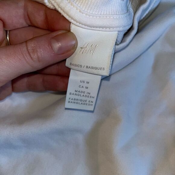 H&M white pull over crewneck sweater size medium - Picture 3 of 3